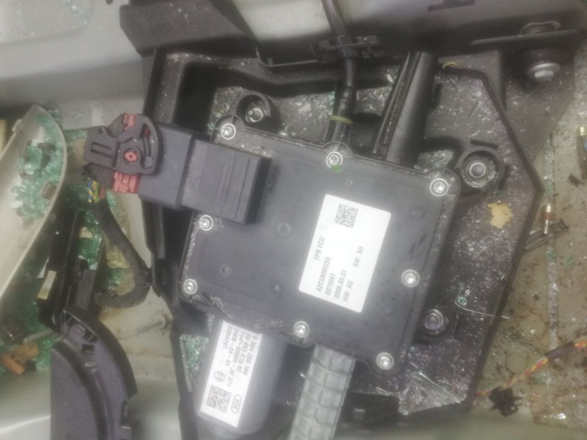 Mechanizm hamulca ręcznego Citroën C 4