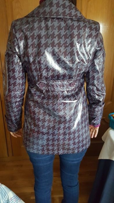 Casaco plástico roxo Springfield tamanho 38 NUNCA USADO