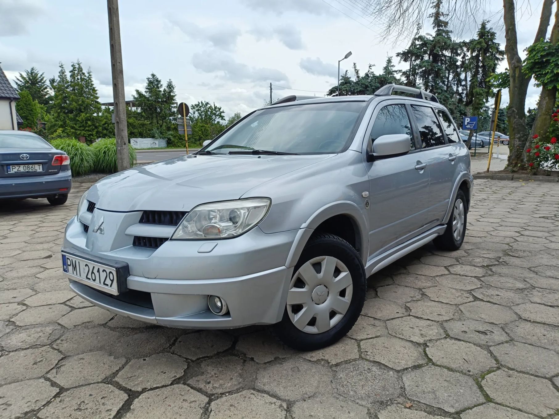 Mitsubishi Outlander 4X4 * wersja dakar* ksenon * klima