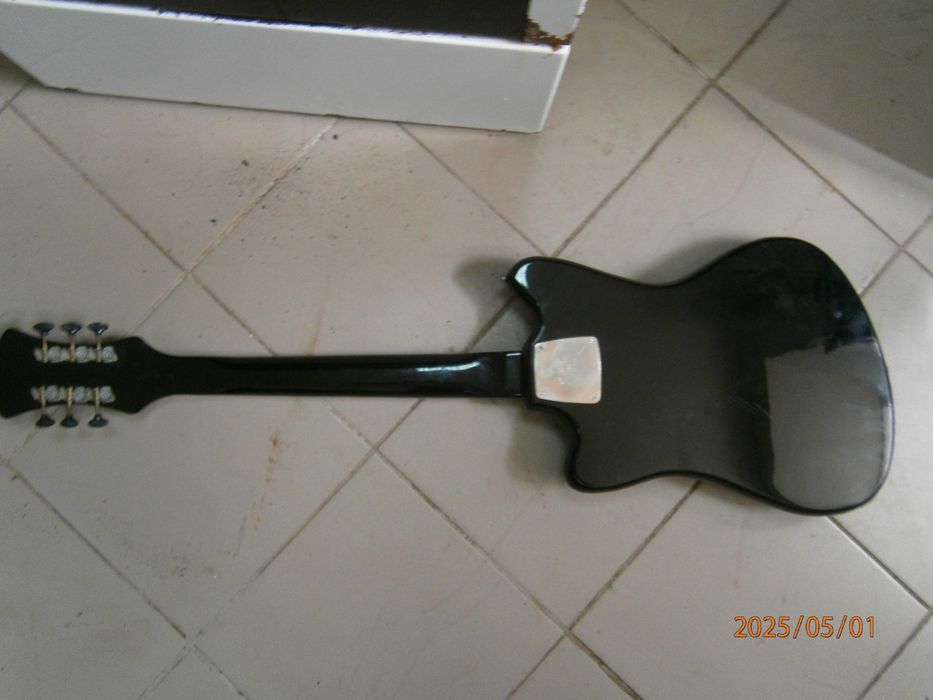 электрическая  гитара