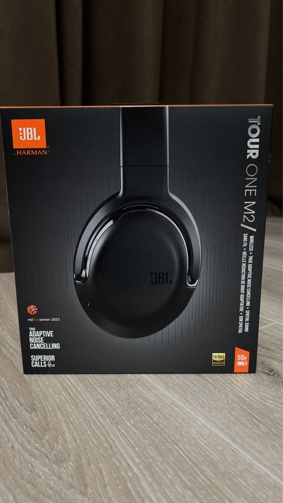 JBL Tour One M2 .