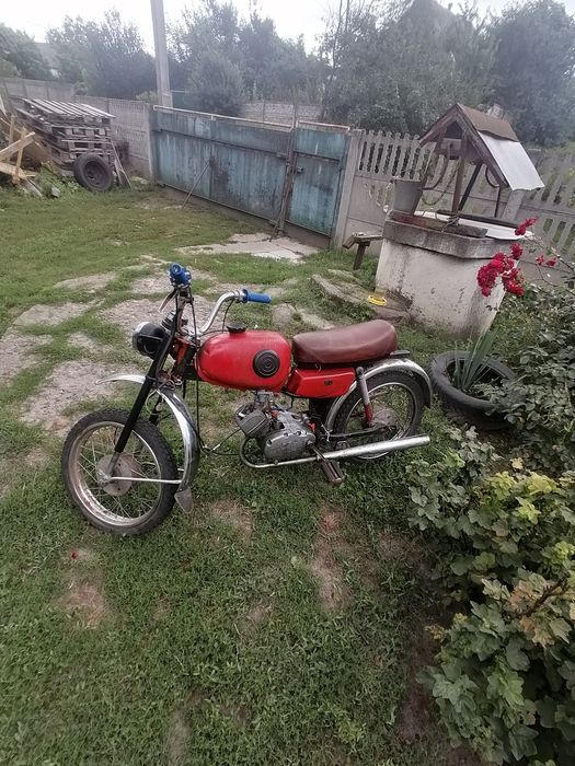 Продаються карпаты з мотором ш57 і верховина і запчастини на мотор v50