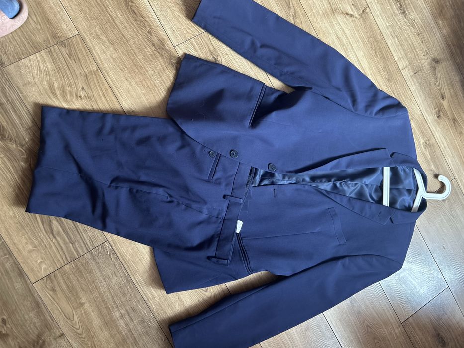 Garnitur Reserved rozm 52 na okolo 176 cm