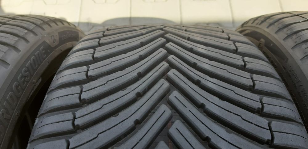Opony Bridgestone 225 40 R18