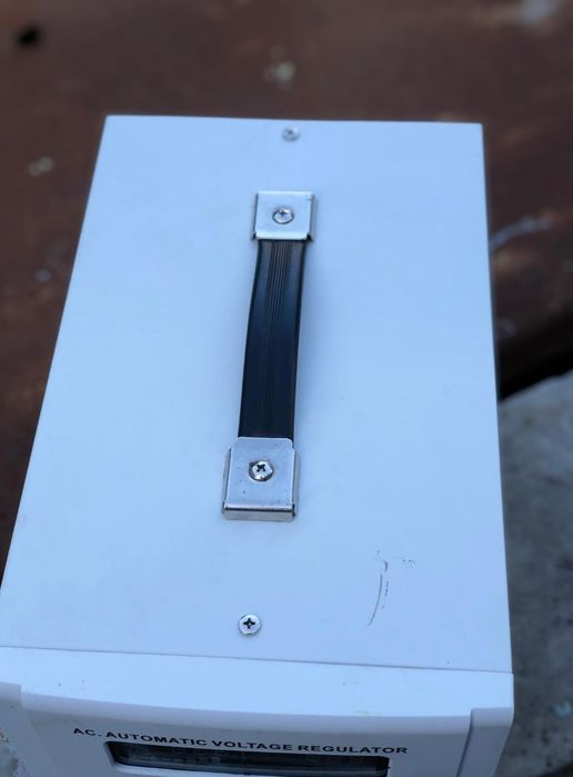 Стабілізатор напруги VOLT Polska AVR-3960VA / 3000 Вт Чиста синусоїда