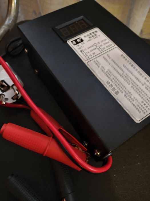 Зарядний пристрій для літій-іонних акумуляторів 12.6 v.40A