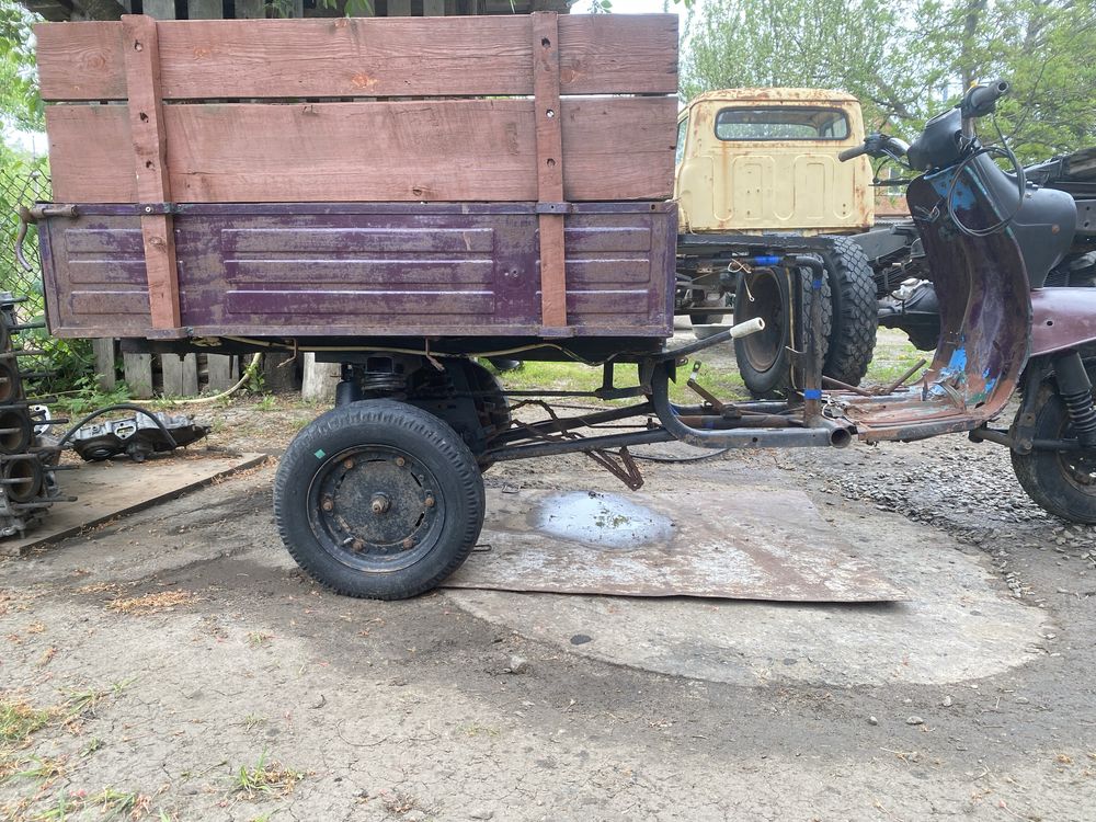 Меравей трицикл під ремонт