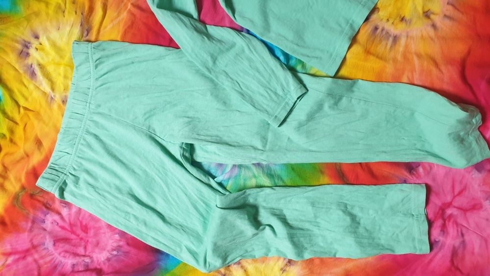 Super piżamka dla chłopca 128 cm. Bawełna dino miętowa