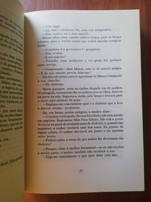 O caso da jovem arisca / O caso da fotografia misteriosa