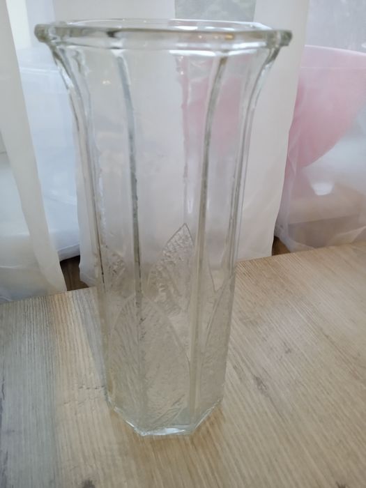 Szklany wazon wzór liść