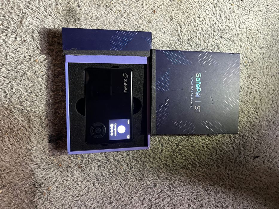 Срочно продам Холодный крипто-кошелек Safepal S1 Новый в упаковке