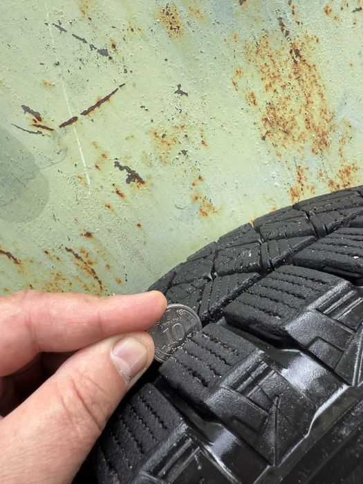 Резина зимняя Bridgestone Blizzak DM-V2