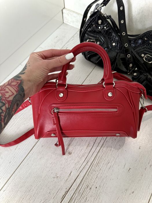 Червона сумка нова