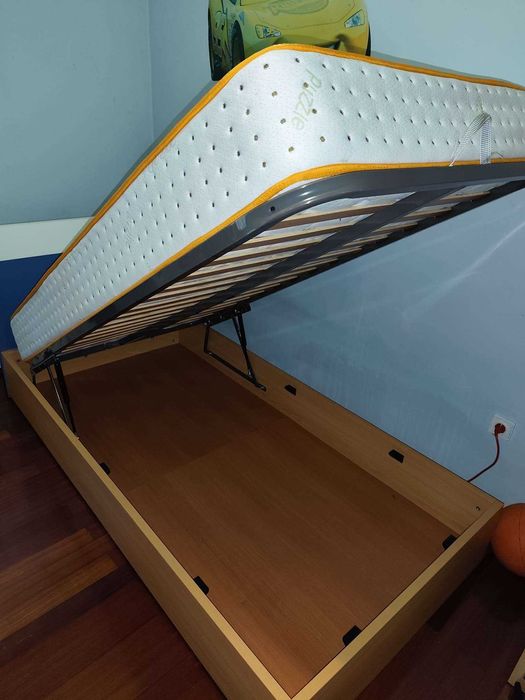 Quarto de criança com pouco uso, vende-se completo ou separado.