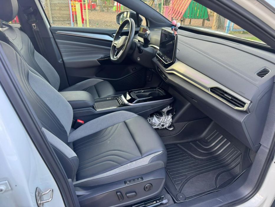 Продам практически новый VW ID 4