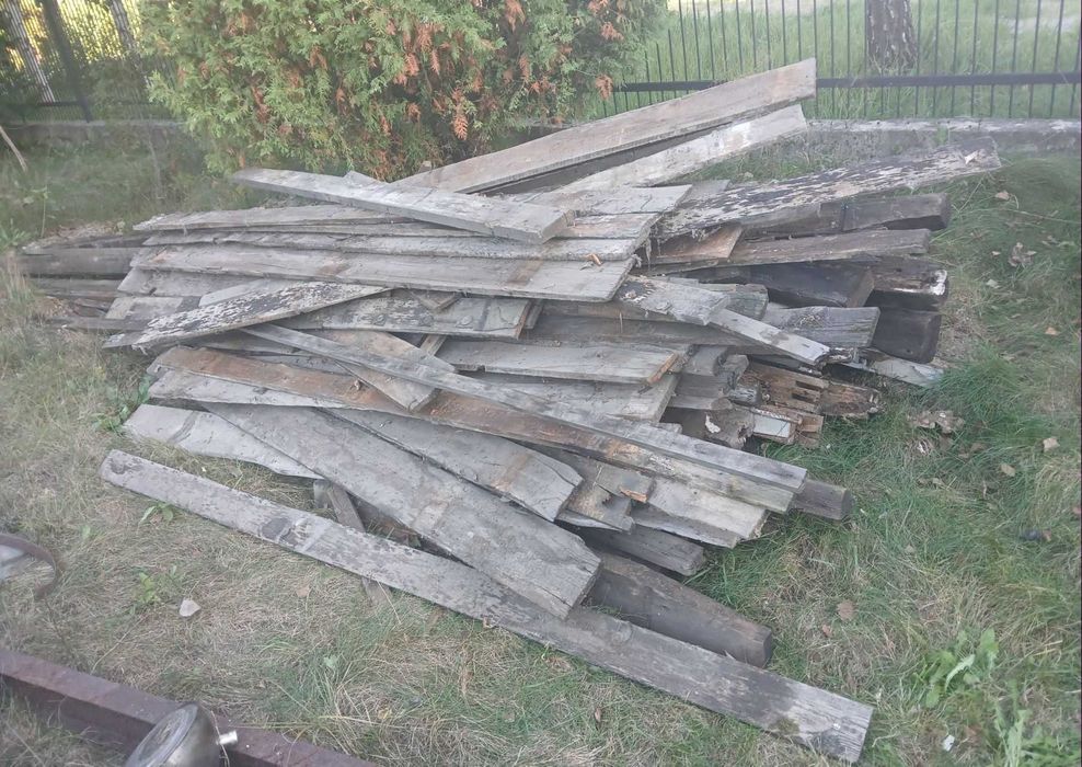 Drewno różne ok. 2 m3. Suche. Cena- całość! Tylko do 04.10.2025 OKAZJA