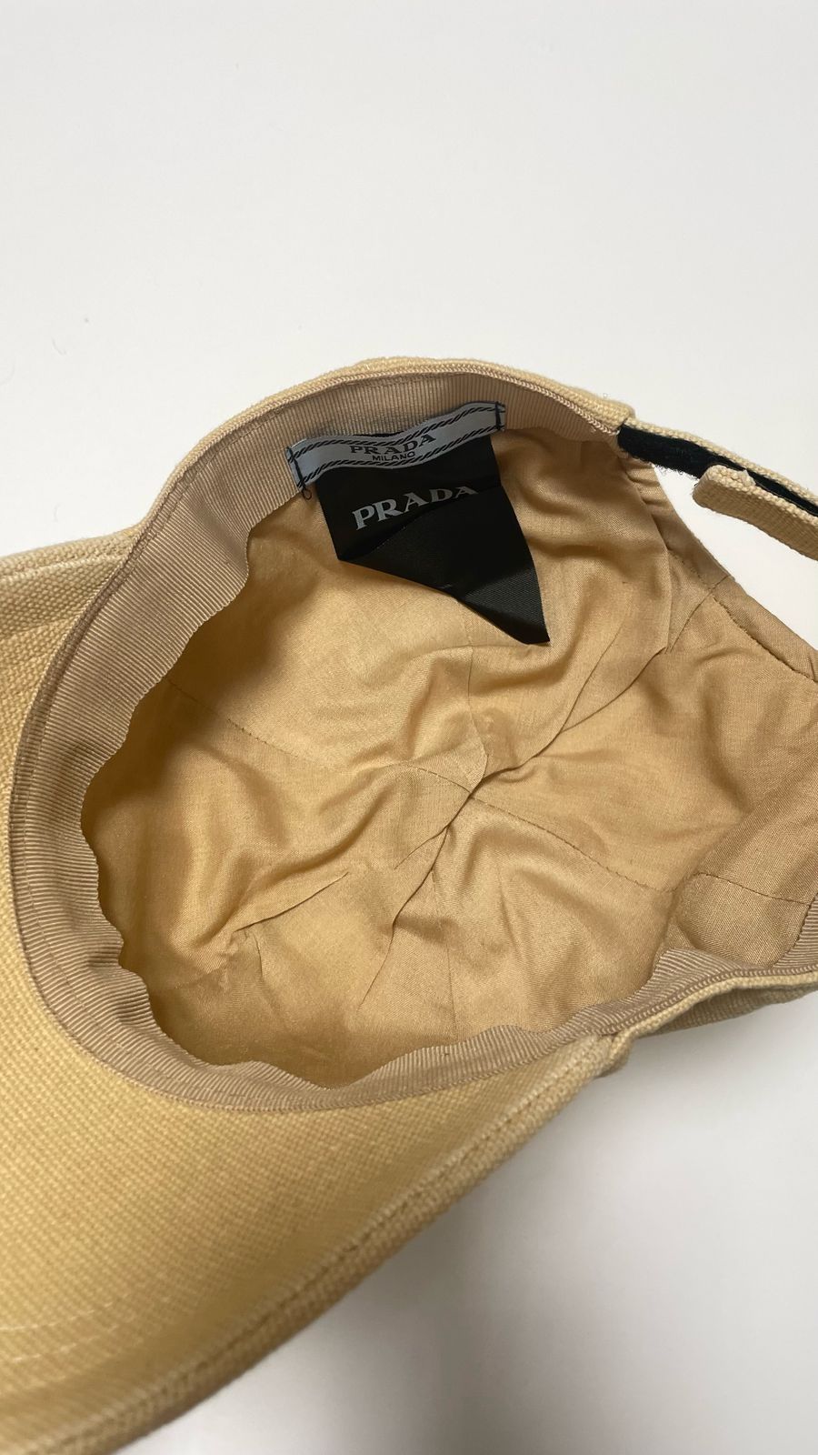 Prada бежева кепка розмір л 56-60см