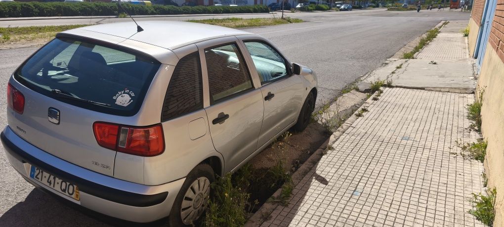 Ibiza 1.0 averiado