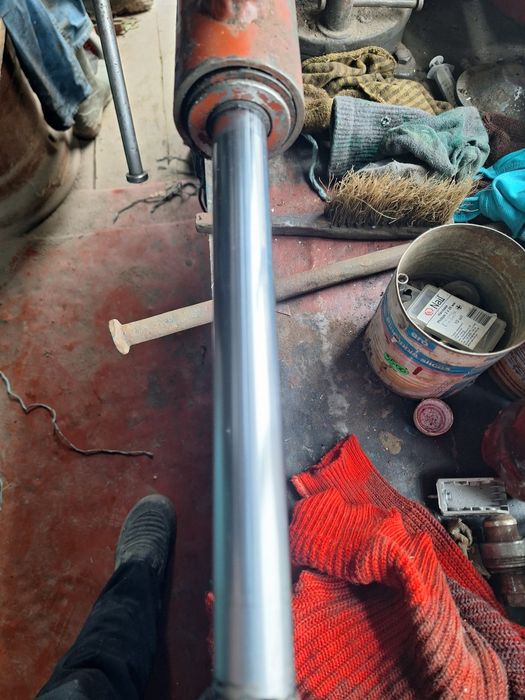 Гідроциліндр до трактора