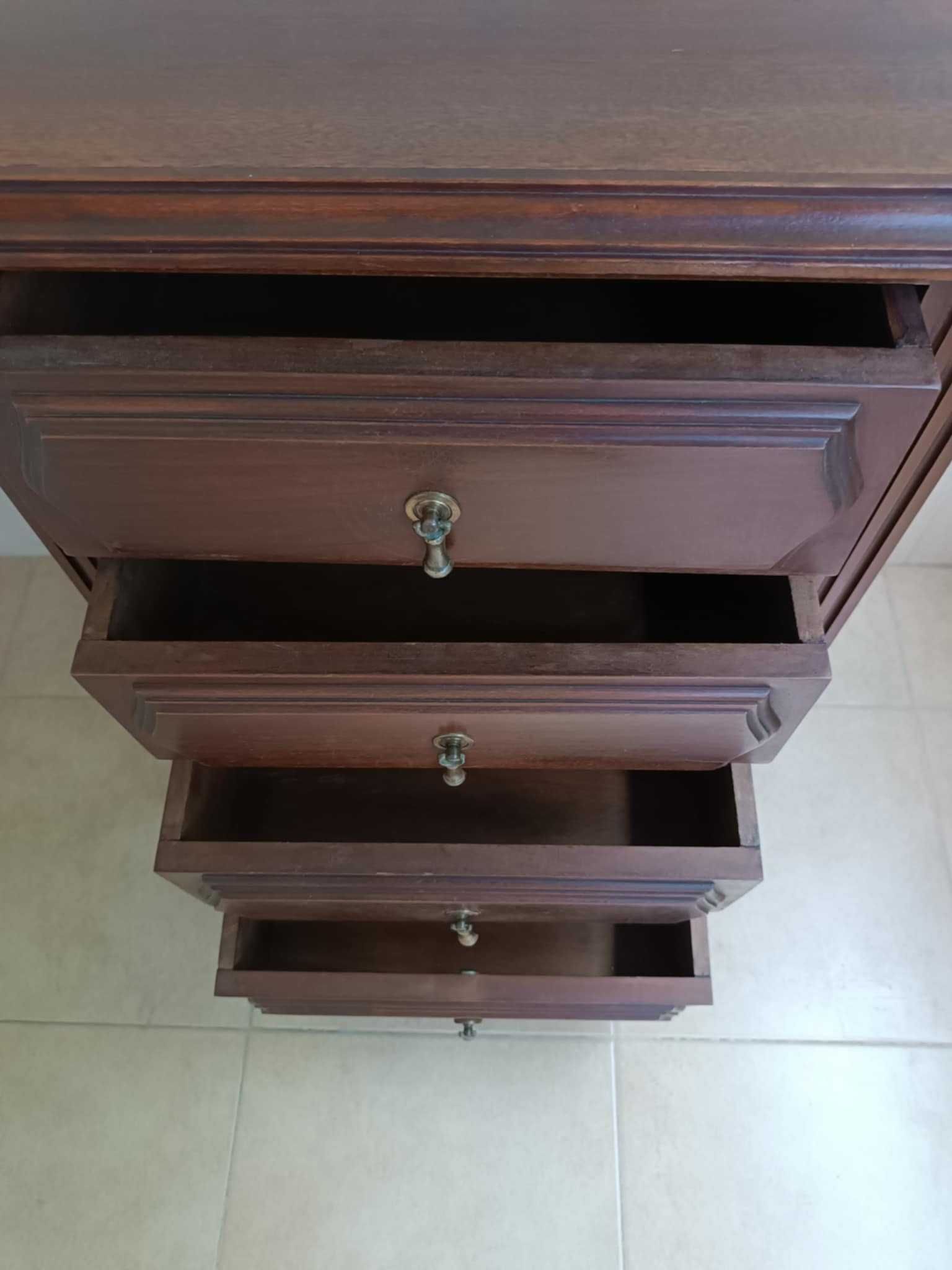 Mesa de cabeceira / Mini Cómoda
