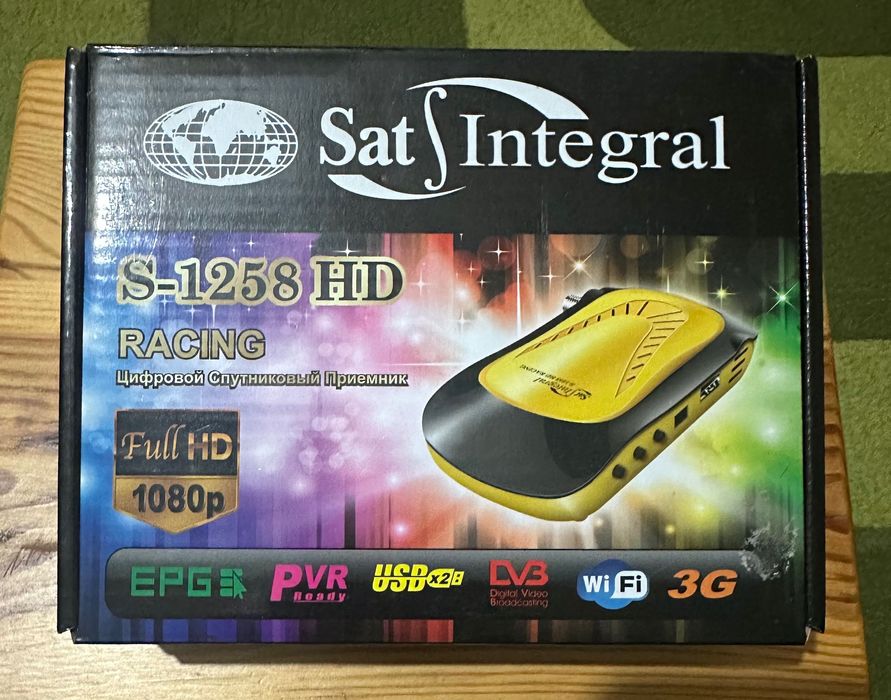 Цифровий супутниковий тюнер