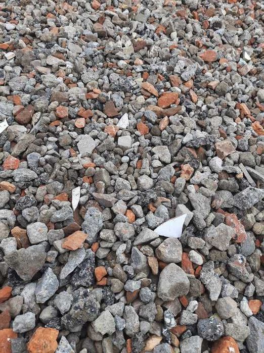 tłuczeń betonowy ceglany pofrez gruz kompleksowo podjazdy wjazdy