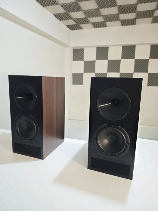 Colunas Crystal Sound Reality B8