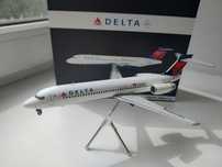 Модель літака/самолета Boeing 717-200 в лівреї Delta. Масштаб 1:200