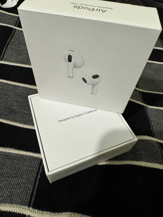 Продам airpods 4 як нові оригінал.!