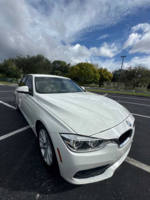 BMW 3 Series 320i      2018