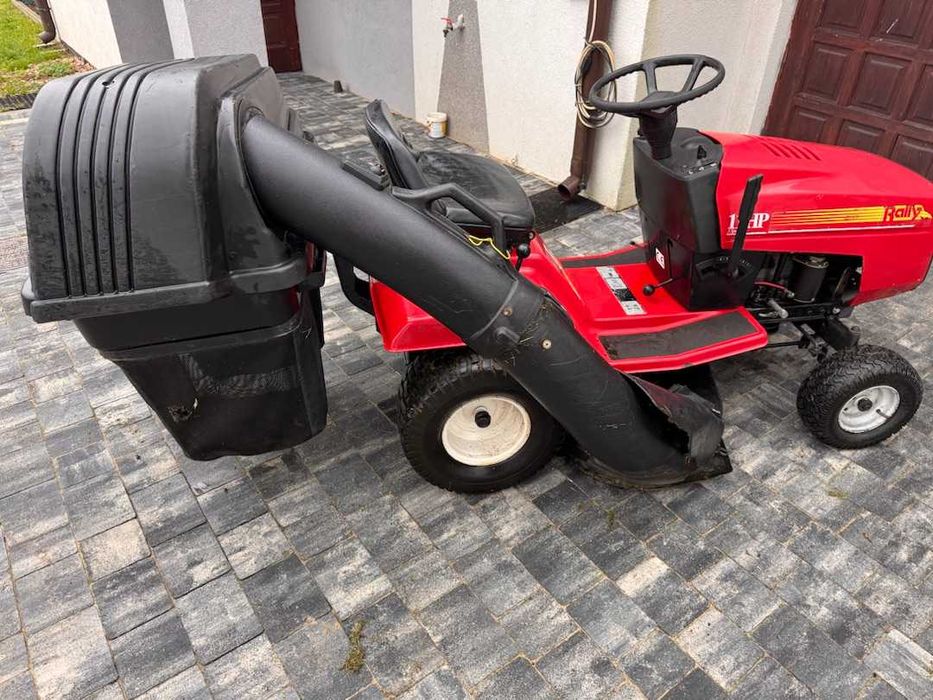 Traktorek ogrodowy Rally 11 HP – silnik Briggs & Stratton