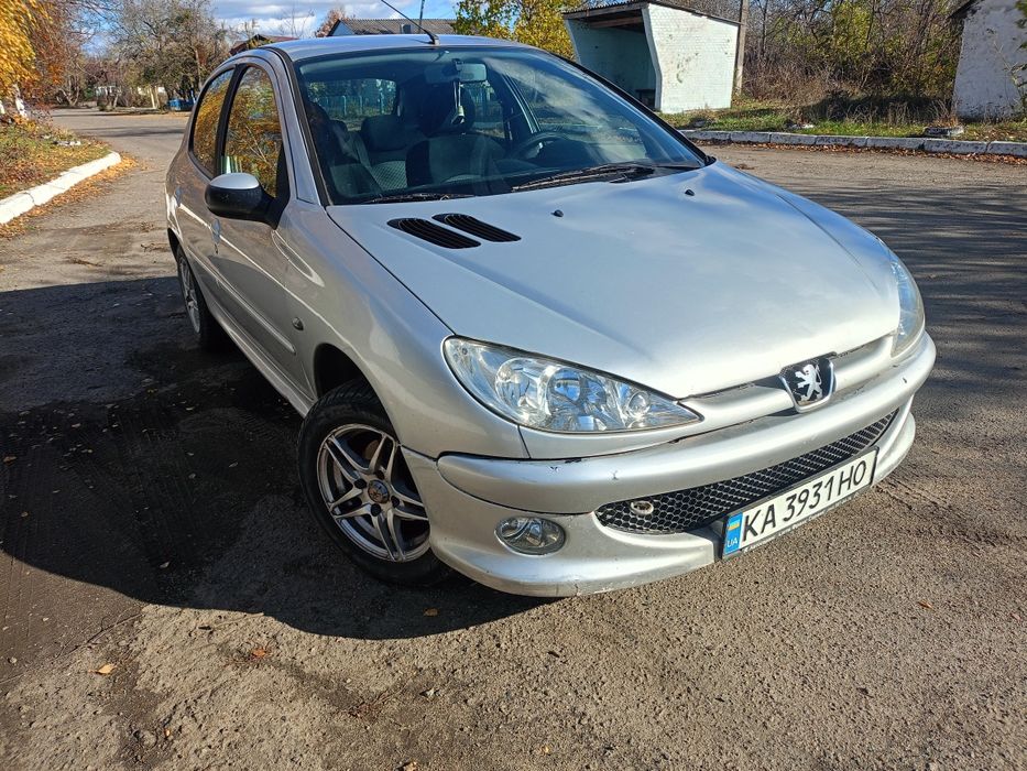 Пежо 206 в гарному стані