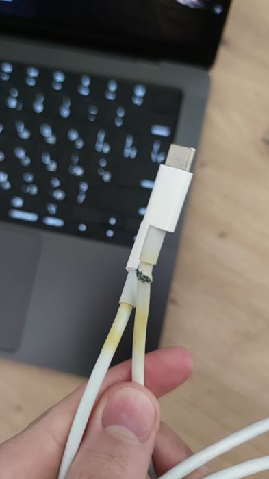 Кабель USB‑C для зарядки MacBook (2м)