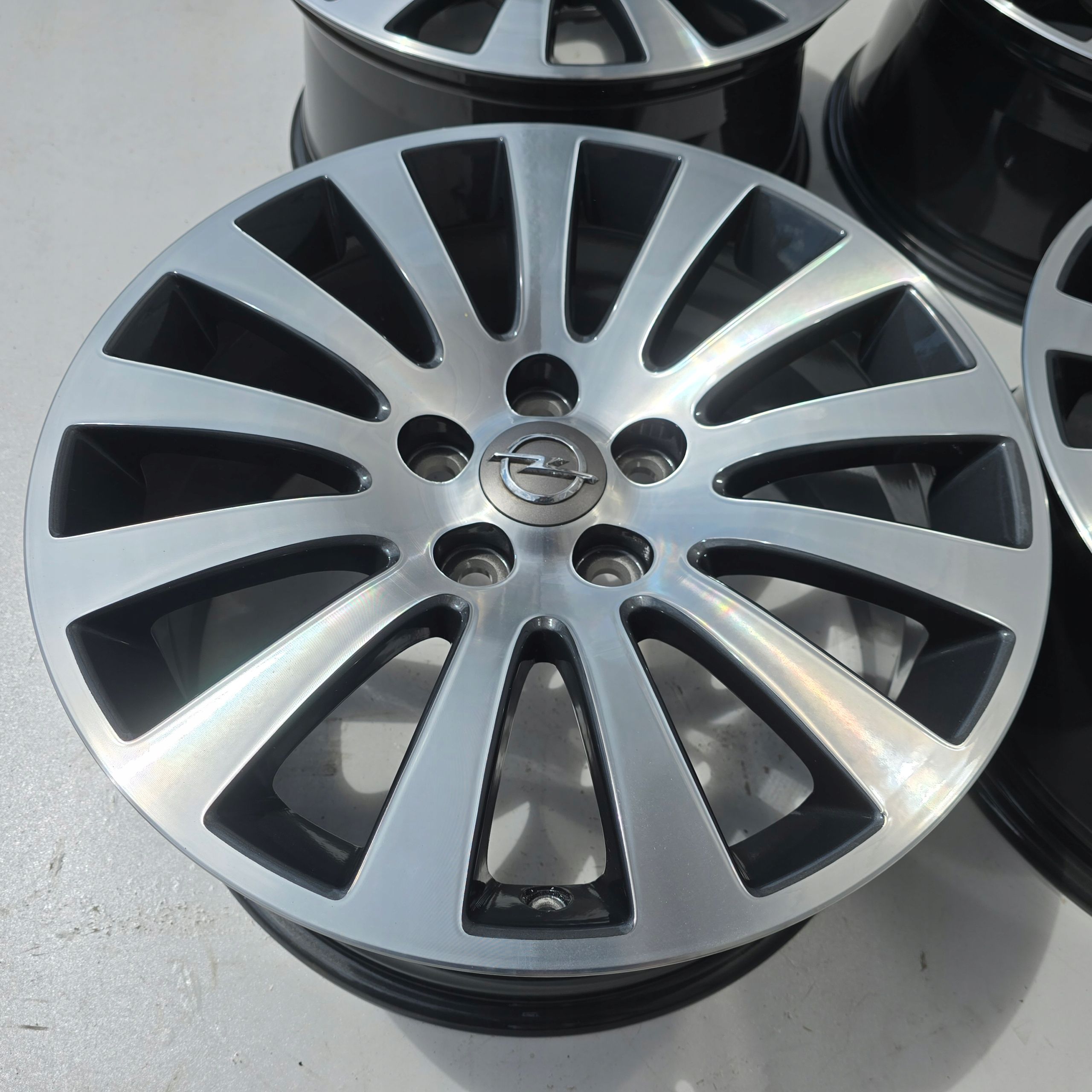 Opel Insignia a 5X120 18'' 8J ET42 4X