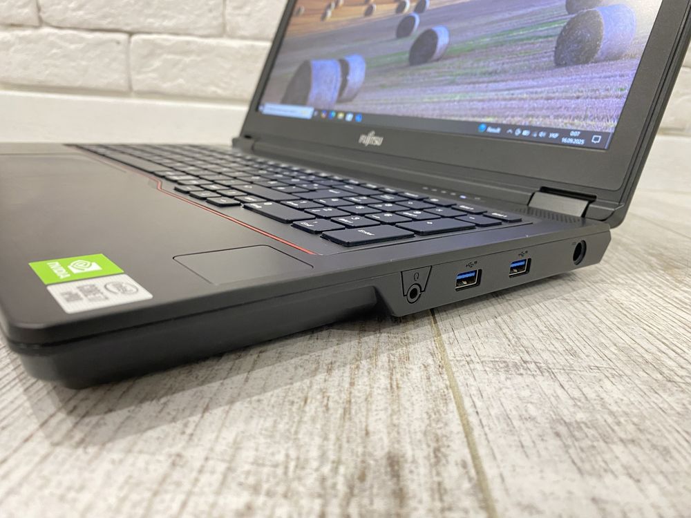 Ноутбук Fujitsu Celsius H7510 i7-10850H/32DDR4/512SSD/Nvidia T1000
