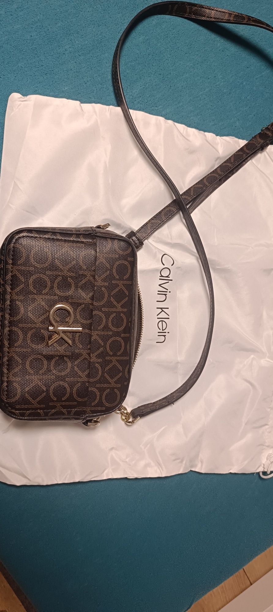 Torebka mała monogram Calvin Klein brąz