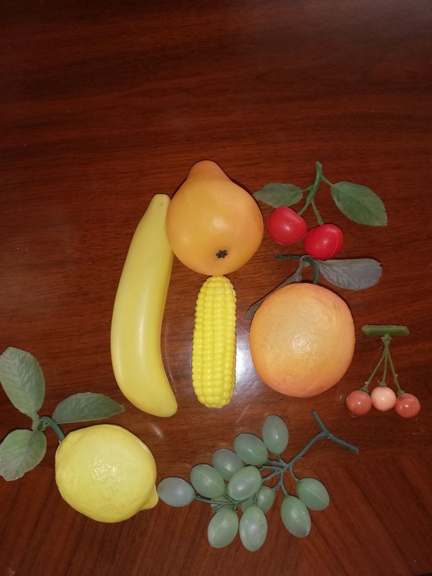 Plastikowe owoce z PRL