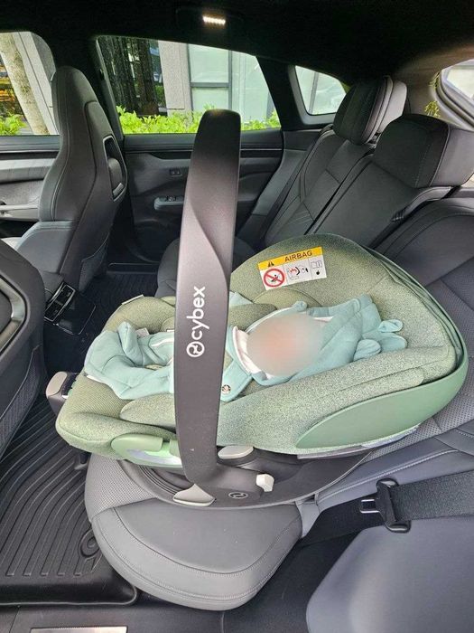 Автолюлька Cybex Cloud T i-Size Green Leaf, стан відмінний