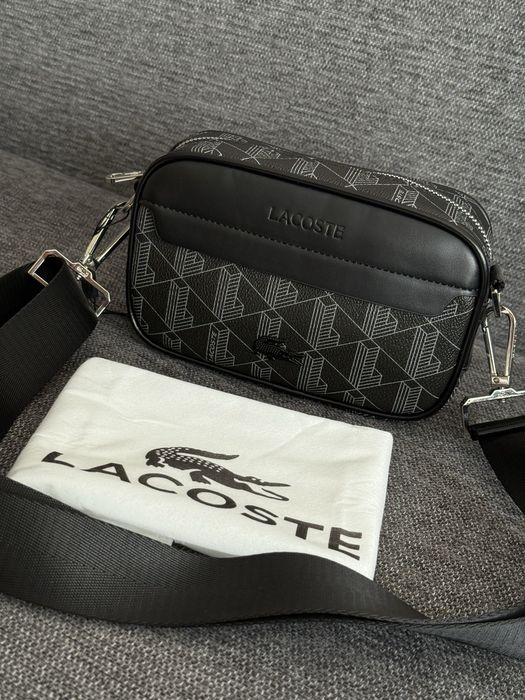 Lacoste torba na ramię z regulowanym paskiem