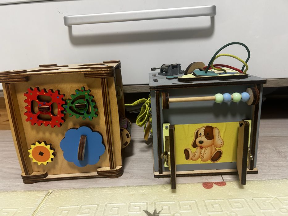 Бізікуб для малюків