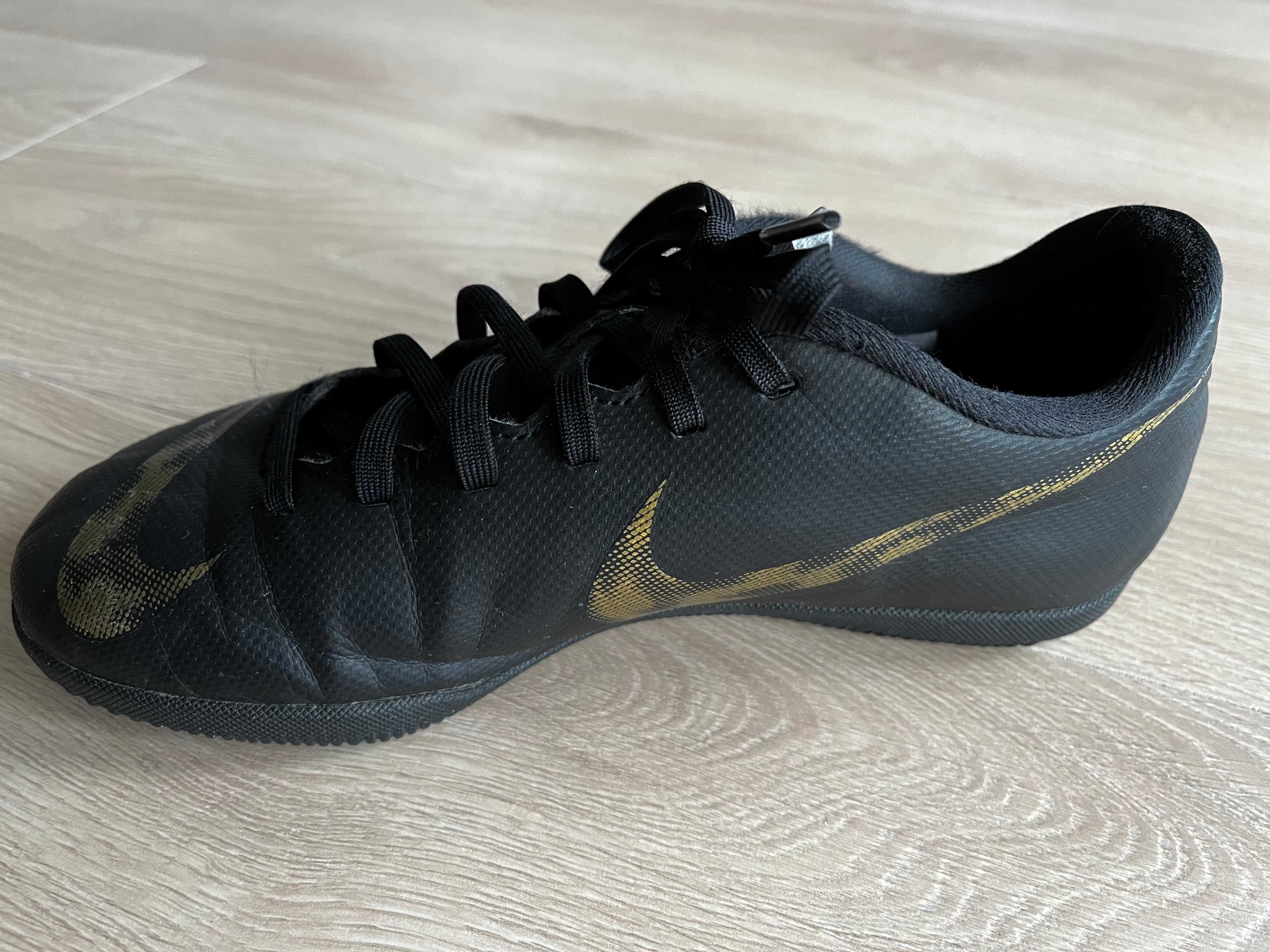 Buty piłkarskie halowe dziecięce Nike Mercurial JR rozmiar 36,5