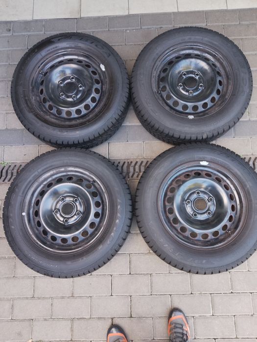 Koła stalowe z oponami zimowymi Vw.5x112. 195/65r15 Dębica. 2023 rok.