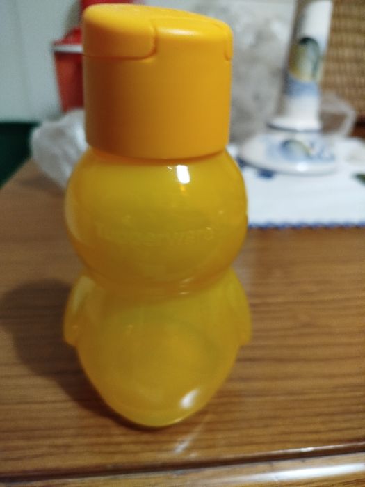 Garrafa tupperware pinguim
