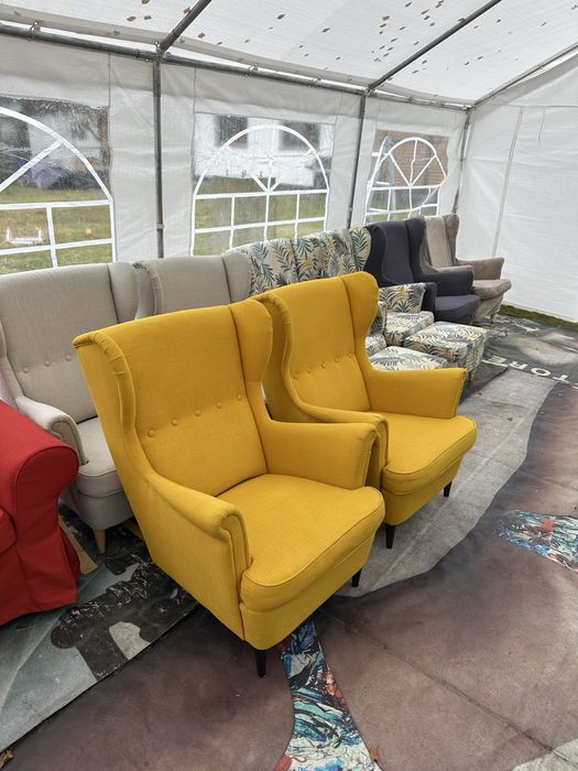 Fotel Uszak Strandmon z podnożkiem