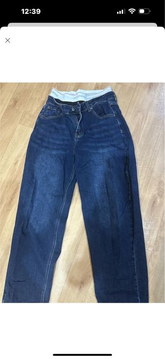 Джинси бойфренди нові,розмір М,дуже гарний колір