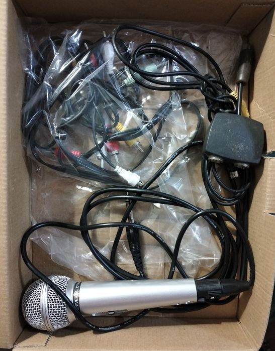 Продам музыкальный центр с караоке