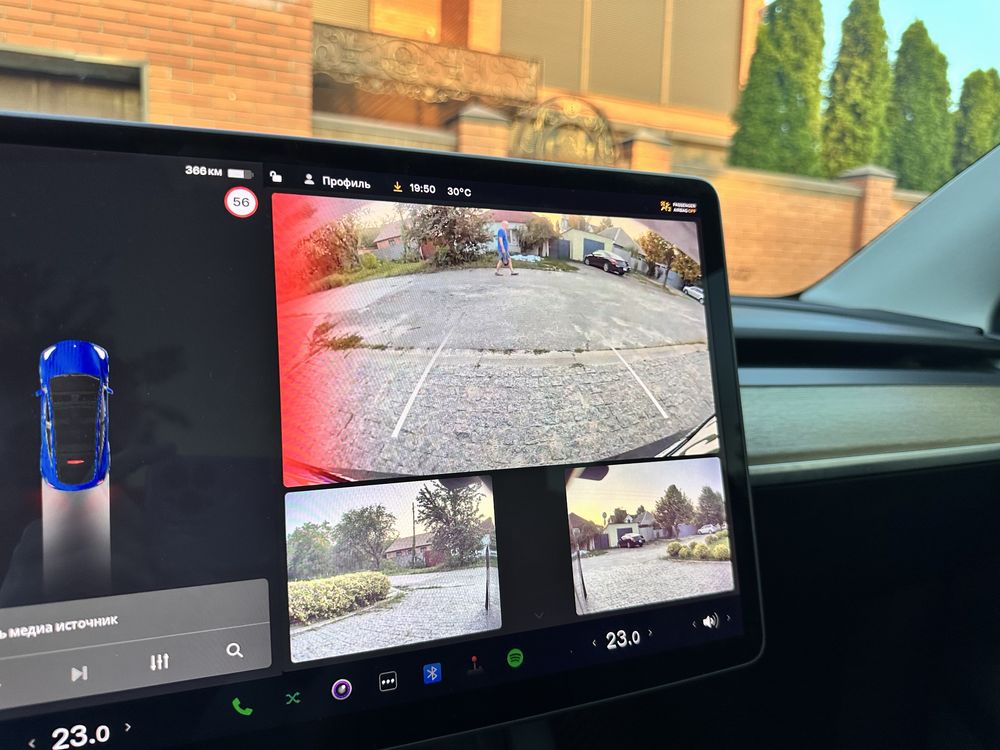 Tesla Model Y Повний прівід батарея 82кіл вожливо обмін!