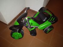 Triciclo eléctrico brinquedo