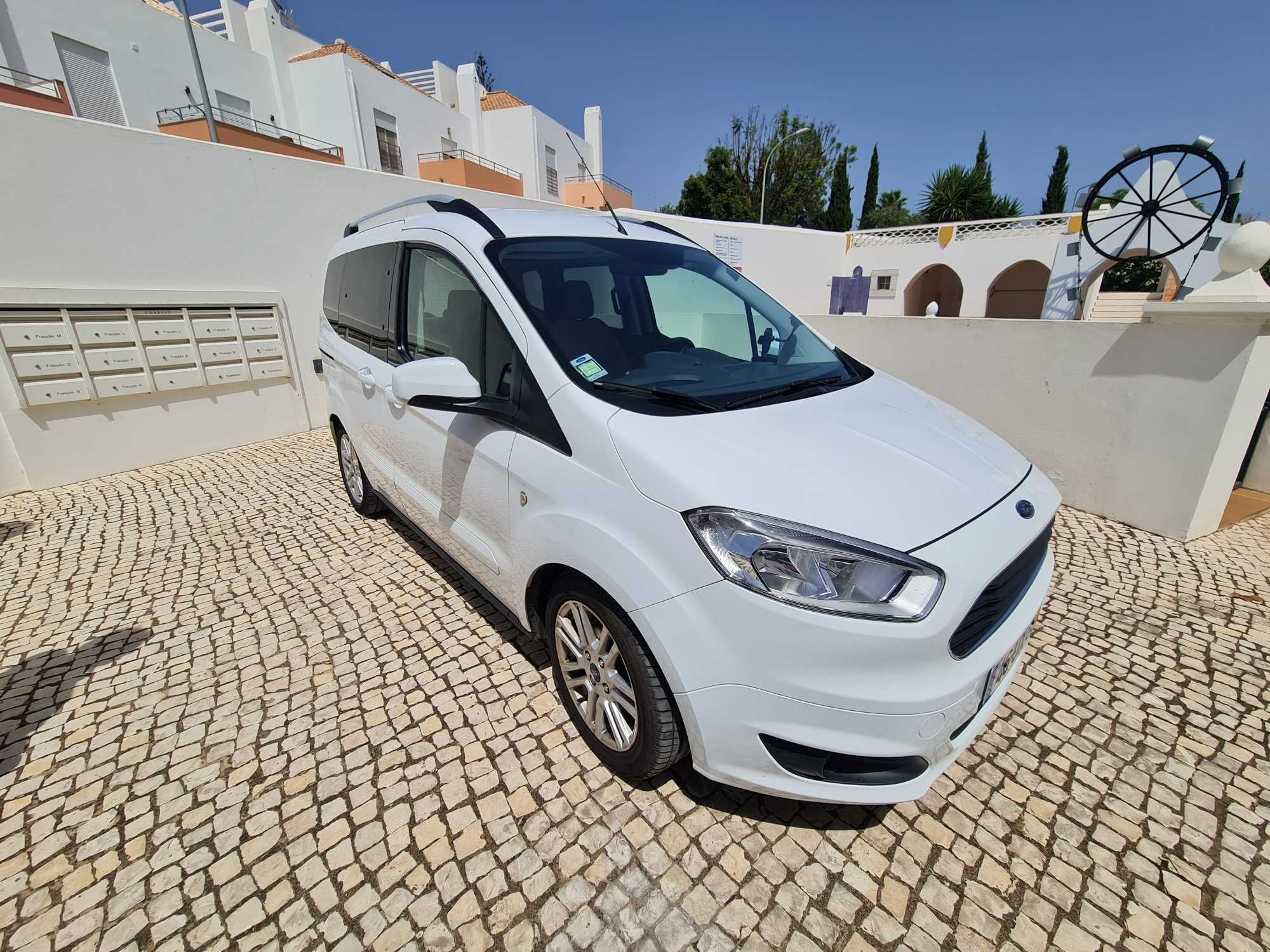 Tourneo Courier  Titanium - Muito nova, Único dono