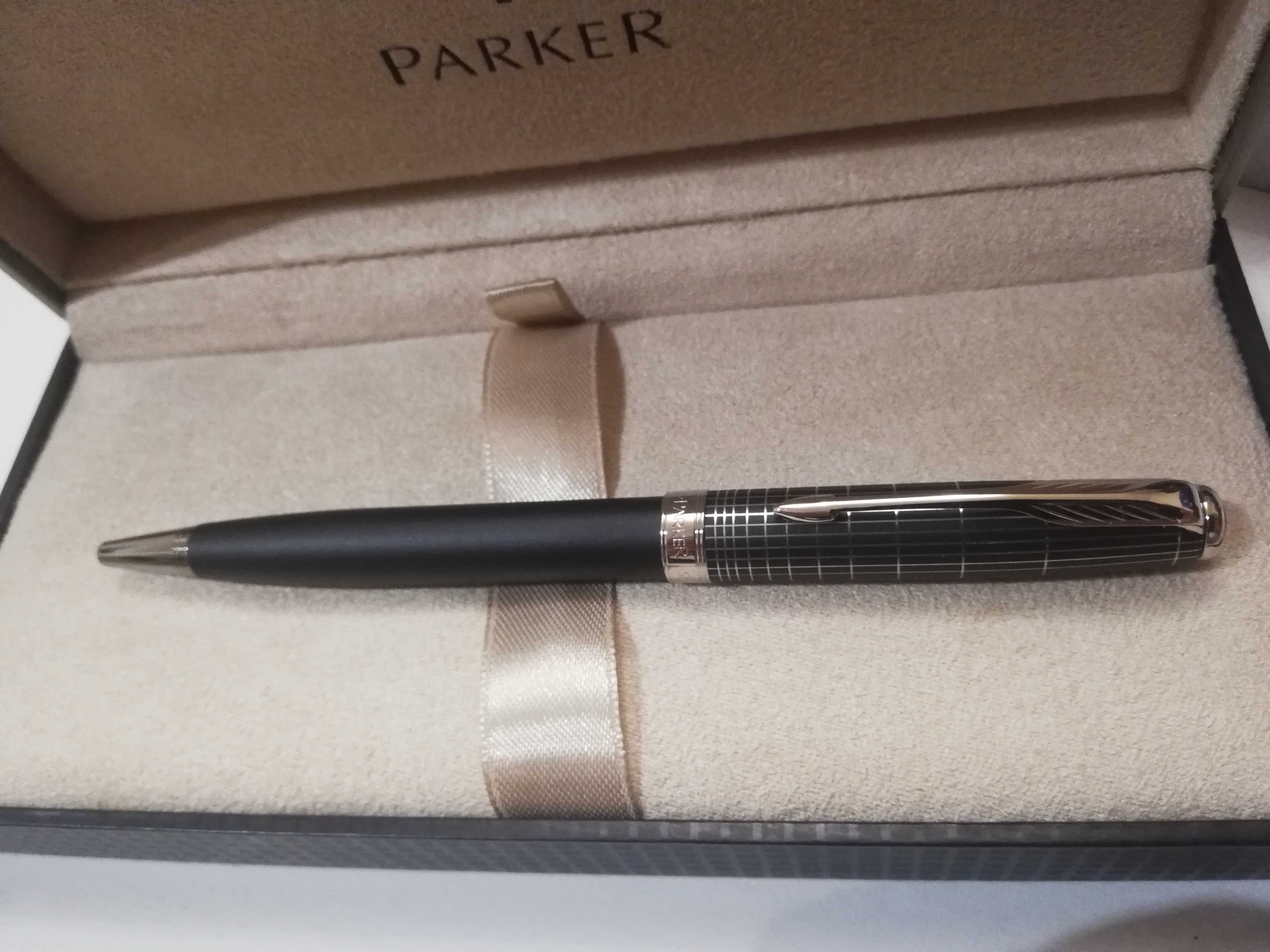PARKER - Długopis Parker Sonnet EXC czarno-srebrny